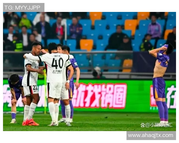 上港与富力激战正酣比赛结果揭晓引发球迷热议